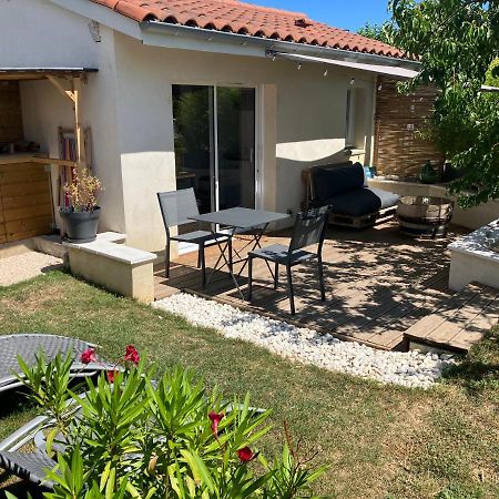 Gite Bambou Avec Piscine Saint-Andeol-le-Chateau Exterior photo
